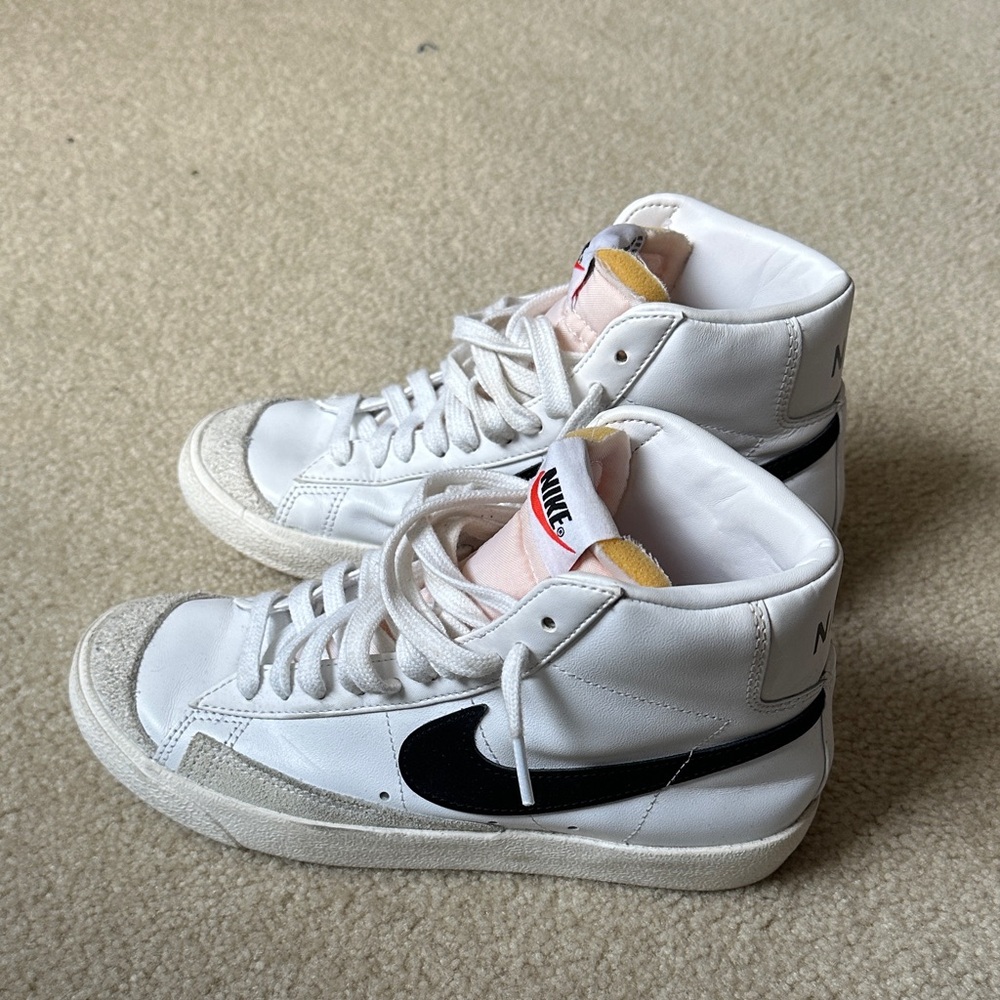 Nike White and Black High-Tops